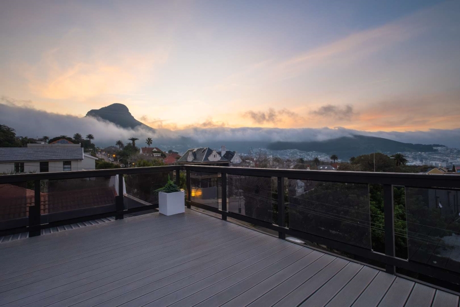7 Bedroom Property for Sale in Oranjezicht Western Cape